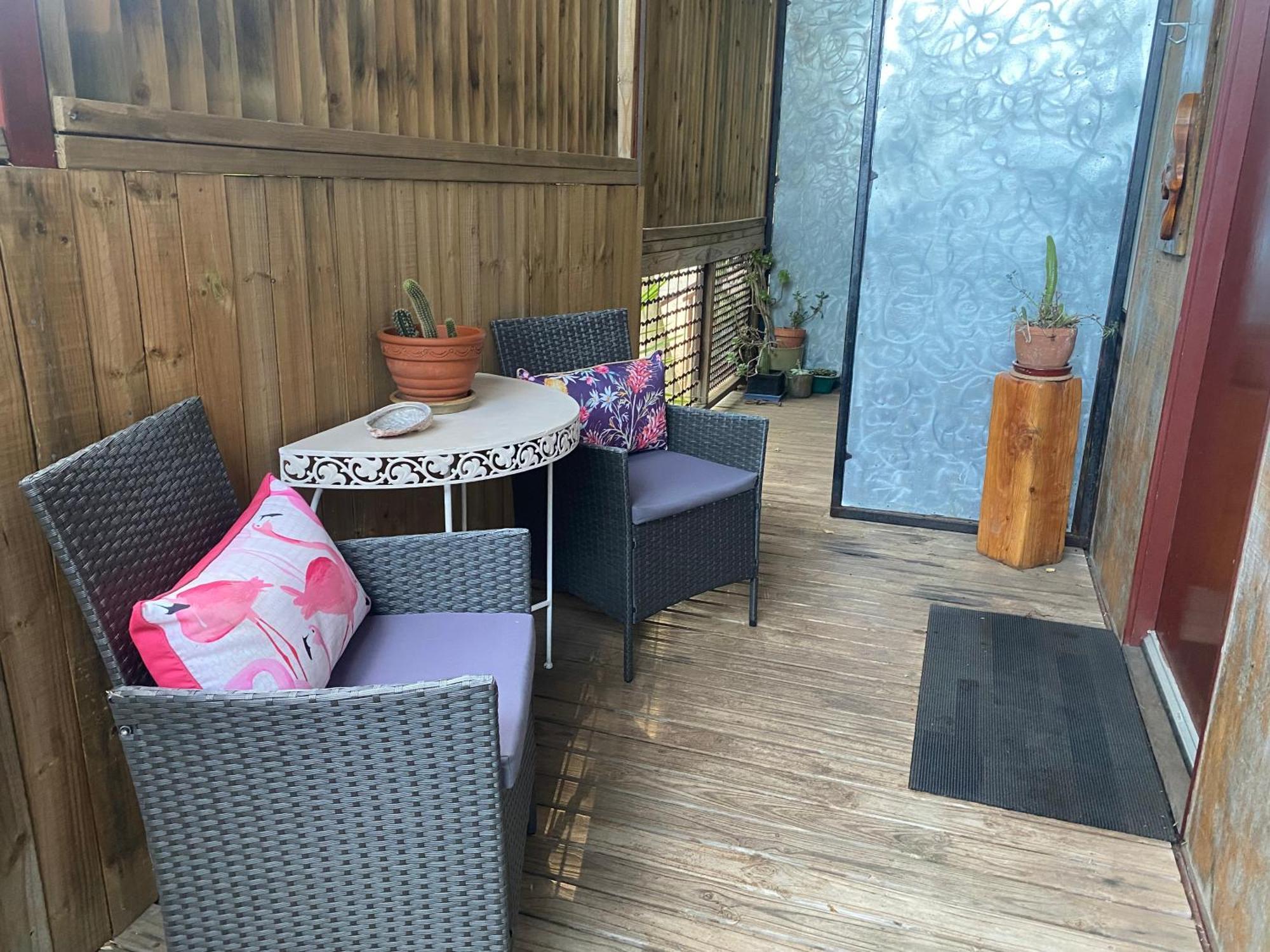 Sutton Spring Art Retreats Apartment Daylesford Room photo