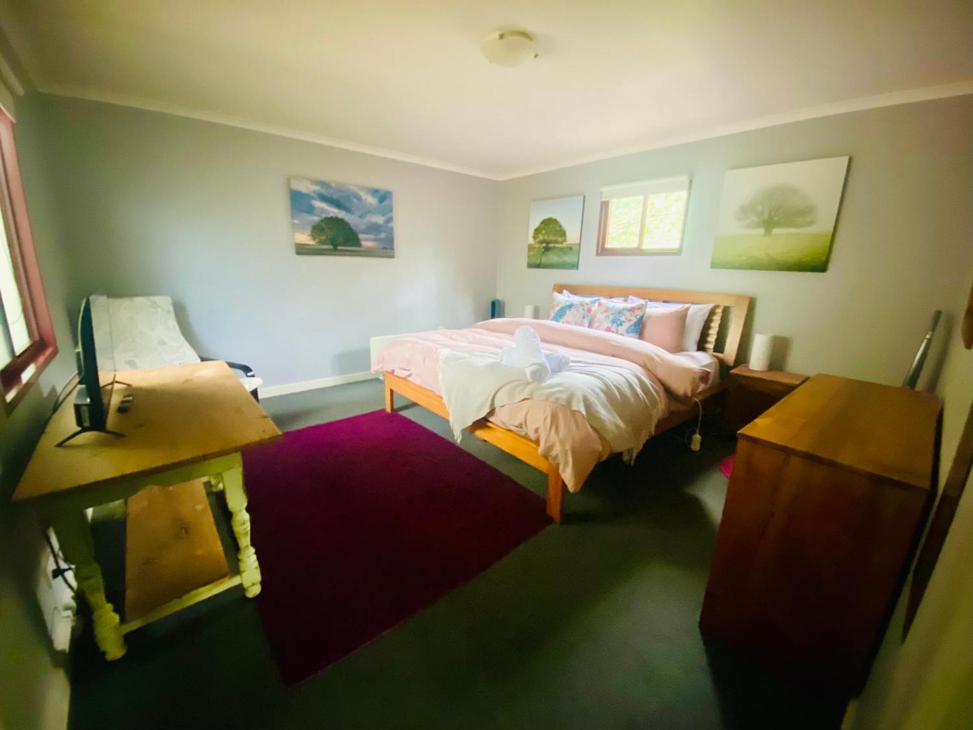 Sutton Spring Art Retreats Apartment Daylesford Room photo